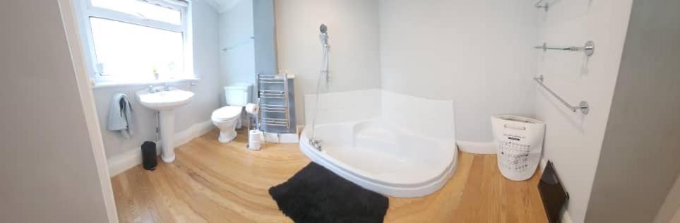Cosy 4 Bed Home Edmonton Extérieur photo